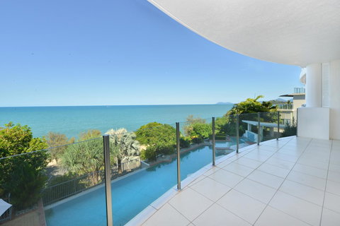 Bellevue At Trinity Beach - Holiday Sunshine Coast 7