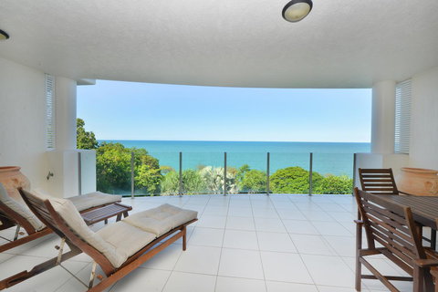 Bellevue At Trinity Beach - Holiday Sunshine Coast 8