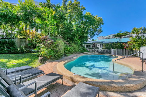 Roydon Beachfront Apartments - Sunshine Coast Tourism 17