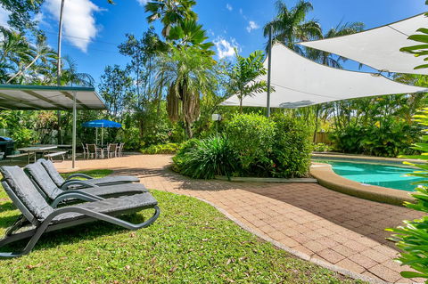 Roydon Beachfront Apartments - Sunshine Coast Tourism 13