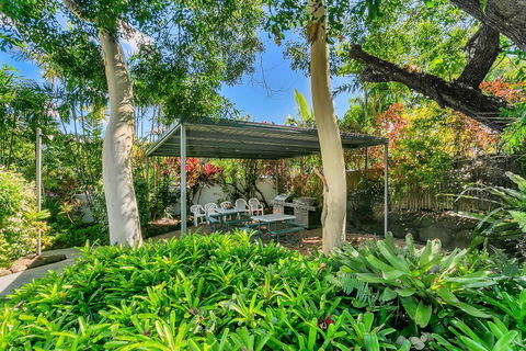 Roydon Beachfront Apartments - Sunshine Coast Tourism 18