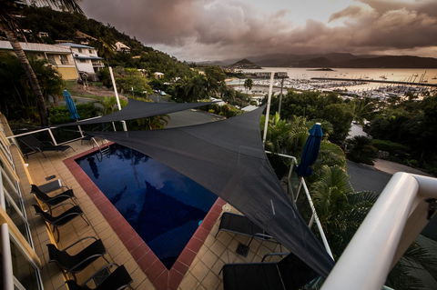 Sunlit Waters Studio Apartments - Sunshine Coast Tourism 3