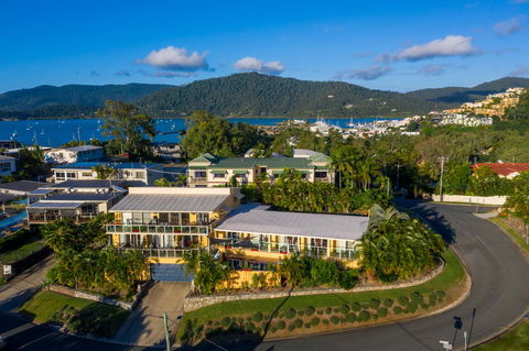 Sunlit Waters Studio Apartments - Sunshine Coast Tourism 6