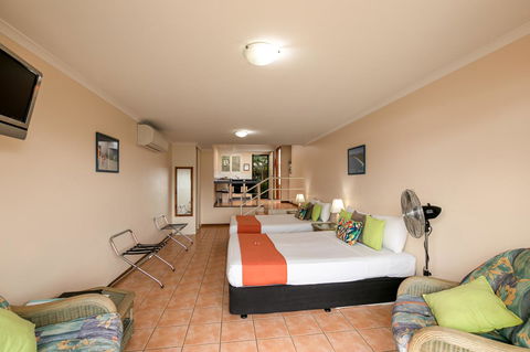 Sunlit Waters Studio Apartments - Sunshine Coast Tourism 30