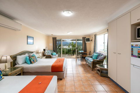 Sunlit Waters Studio Apartments - Sunshine Coast Tourism 39