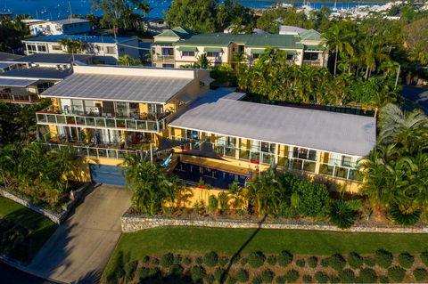 Sunlit Waters Studio Apartments - Sunshine Coast Tourism 8