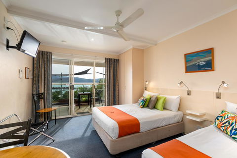 Sunlit Waters Studio Apartments - Sunshine Coast Tourism 19