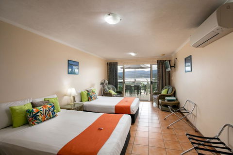 Sunlit Waters Studio Apartments - Sunshine Coast Tourism 23