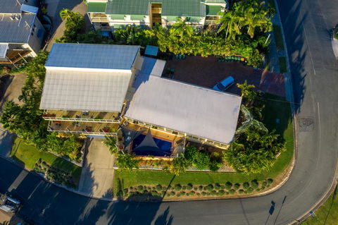 Sunlit Waters Studio Apartments - Sunshine Coast Tourism 5