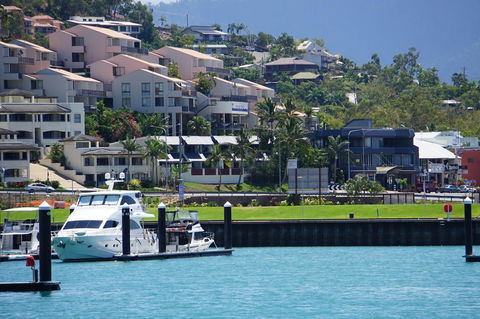 Airlie Seaview Apartments - Sunshine Coast Tourism 9