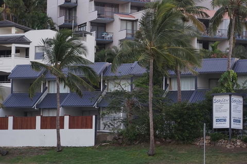 Airlie Seaview Apartments - Sunshine Coast Tourism 2