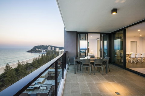 Boardwalk Burleigh Beach - Official - Sunshine Coast Tourism 9