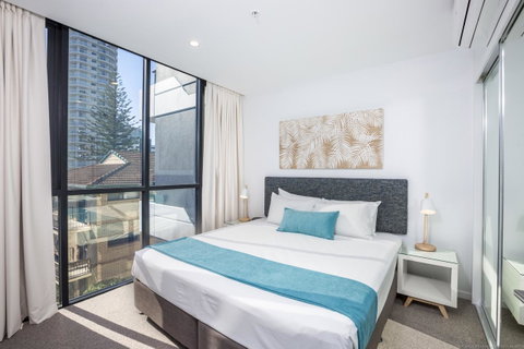 Boardwalk Burleigh Beach - Official - Sunshine Coast Tourism 37