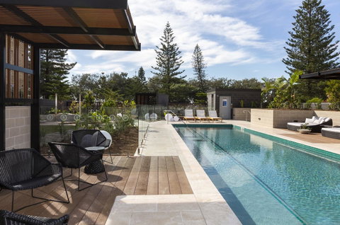 Boardwalk Burleigh Beach - Official - Sunshine Coast Tourism 15