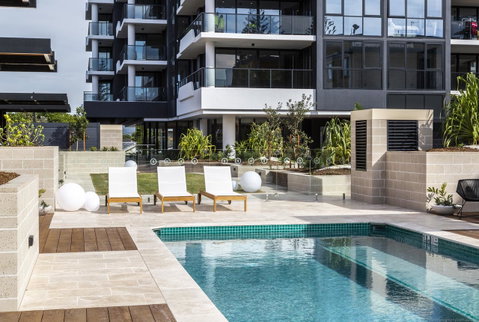 Boardwalk Burleigh Beach - Official - Sunshine Coast Tourism 3