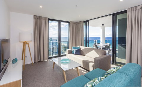 Boardwalk Burleigh Beach - Official - Sunshine Coast Tourism 1