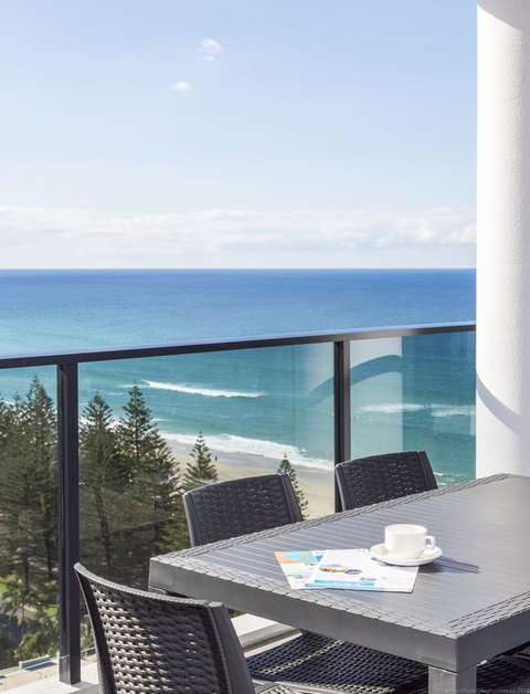 Boardwalk Burleigh Beach - Official - Sunshine Coast Tourism 24
