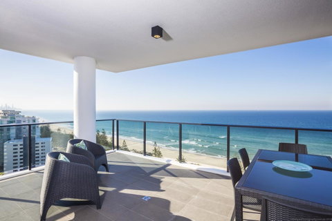 Boardwalk Burleigh Beach - Official - Sunshine Coast Tourism 2