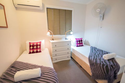Airlie Apartments - Sunshine Coast Tourism 13