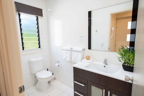Airlie Apartments - Sunshine Coast Tourism 22