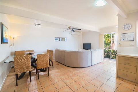Airlie Apartments - Sunshine Coast Tourism 11