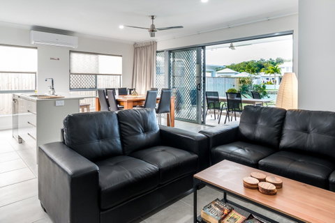 Blue Lagoon Villa A - Sunshine Coast Tourism 13