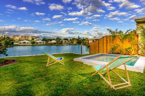 Blue Lagoon Villa A - Sunshine Coast Tourism 9