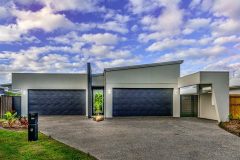 Blue Lagoon Villa A - Sunshine Coast Tourism 7