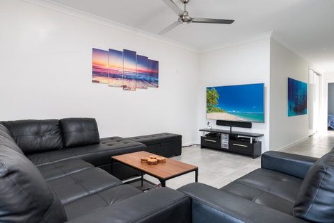 Blue Lagoon Villa A - Sunshine Coast Tourism 17