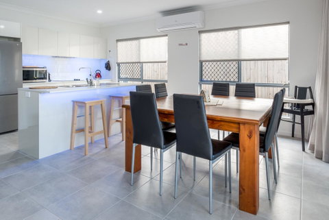 Blue Lagoon Villa A - Sunshine Coast Tourism 14