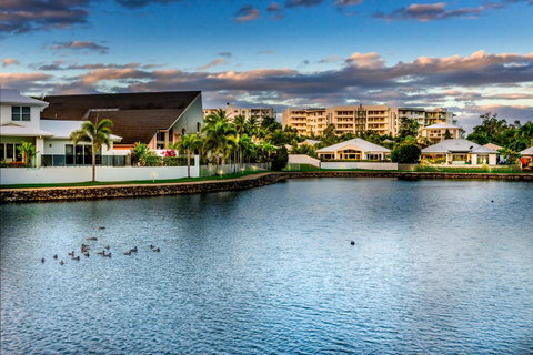 Blue Lagoon Villa A - Sunshine Coast Tourism 12
