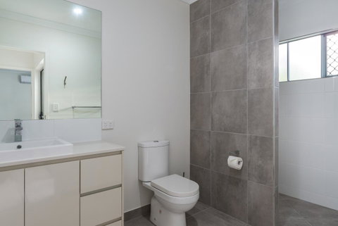 Blue Lagoon Villa A - Sunshine Coast Tourism 5