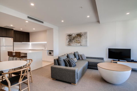 Iconic Kirra Beach Resort - Sunshine Coast Tourism 4