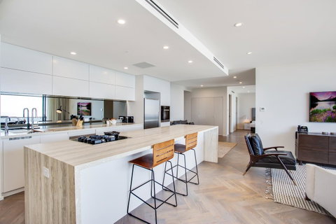 Iconic Kirra Beach Resort - Sunshine Coast Tourism 24