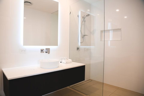 Iconic Kirra Beach Resort - Sunshine Coast Tourism 10