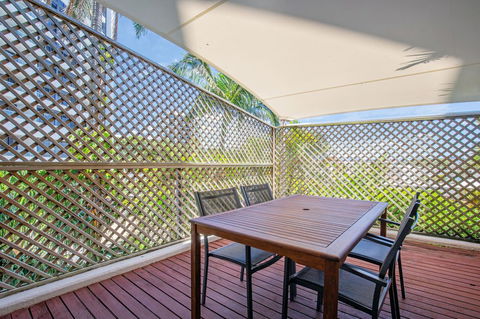 Tiki Hotel Apartments Surfers Paradise - Sunshine Coast Tourism 10