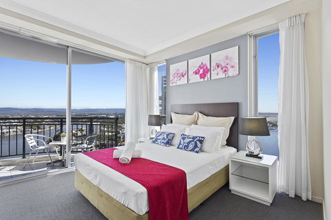 Beach Stay - Ocean & Riverview Resort Chevron Renaissance Central Surfers Paradise - Sunshine Coast Tourism 8