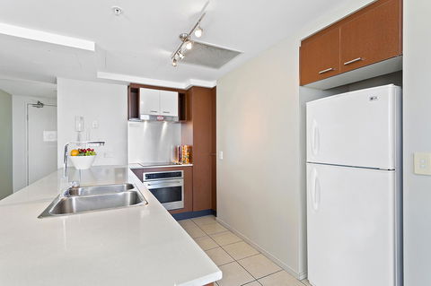 Beach Stay - Ocean & Riverview Resort Chevron Renaissance Central Surfers Paradise - Sunshine Coast Tourism 5