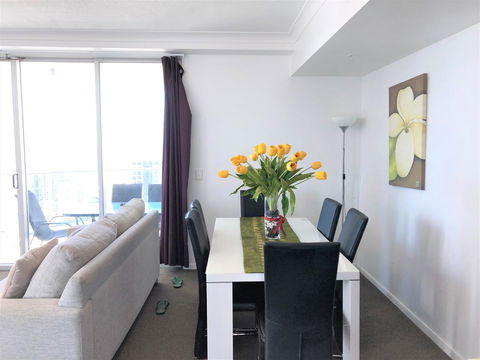 Beach Stay - Ocean & Riverview Resort Chevron Renaissance Central Surfers Paradise - Sunshine Coast Tourism 4