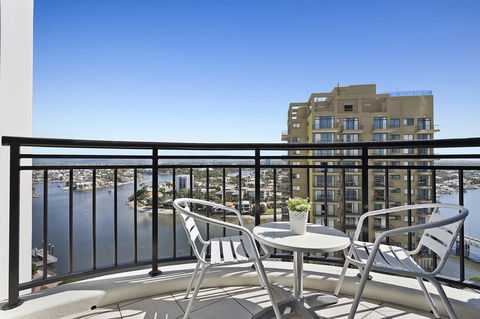Beach Stay - Ocean & Riverview Resort Chevron Renaissance Central Surfers Paradise - Sunshine Coast Tourism 13