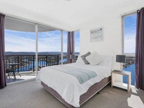 Beach Stay - Ocean & Riverview Resort Chevron Renaissance Central Surfers Paradise - Sunshine Coast Tourism 1