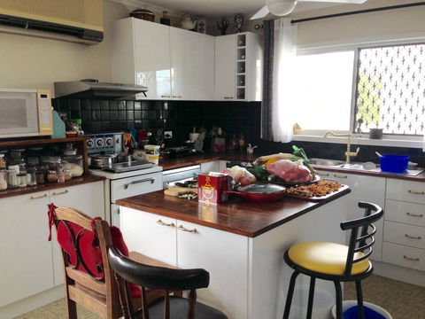 XYL Pets Friendly Seaside Boutique Guesthouse - Sunshine Coast Tourism 2