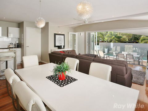 Beach House On Tradewinds Avenue - Sunshine Coast Tourism 5