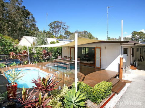 Beach House On Jones Parade, Central Coolum Beach - Sunshine Coast Tourism 2