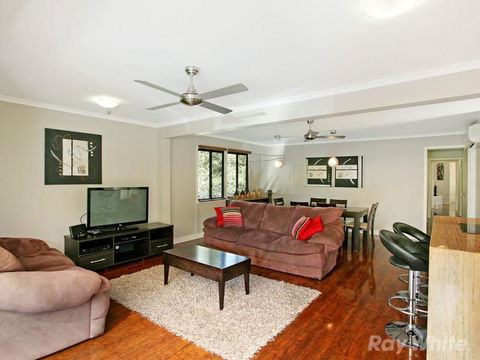 Beach House On Jones Parade, Central Coolum Beach - Sunshine Coast Tourism 4