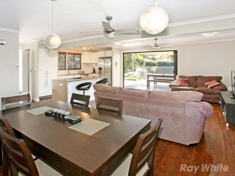 Beach House On Jones Parade, Central Coolum Beach - Sunshine Coast Tourism 6