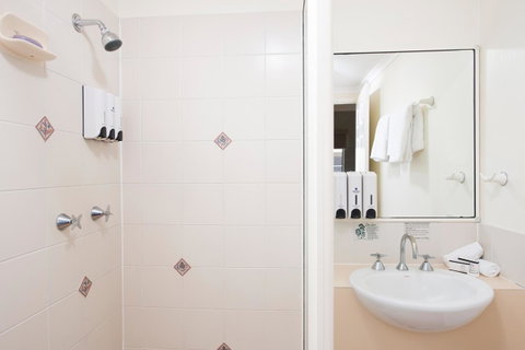 Park Regis Anchorage - Sunshine Coast Tourism 9