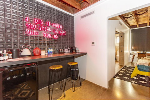 The Pink Hotel Coolangatta - Sunshine Coast Tourism 20