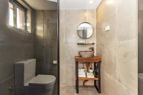 The Pink Hotel Coolangatta - Sunshine Coast Tourism 31