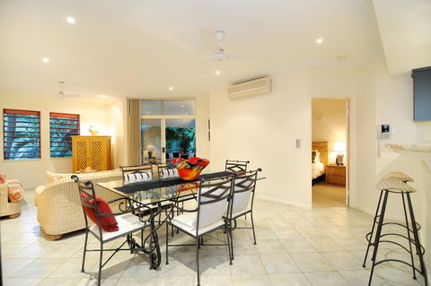 Oasis At Palm Cove - Sunshine Coast Tourism 21